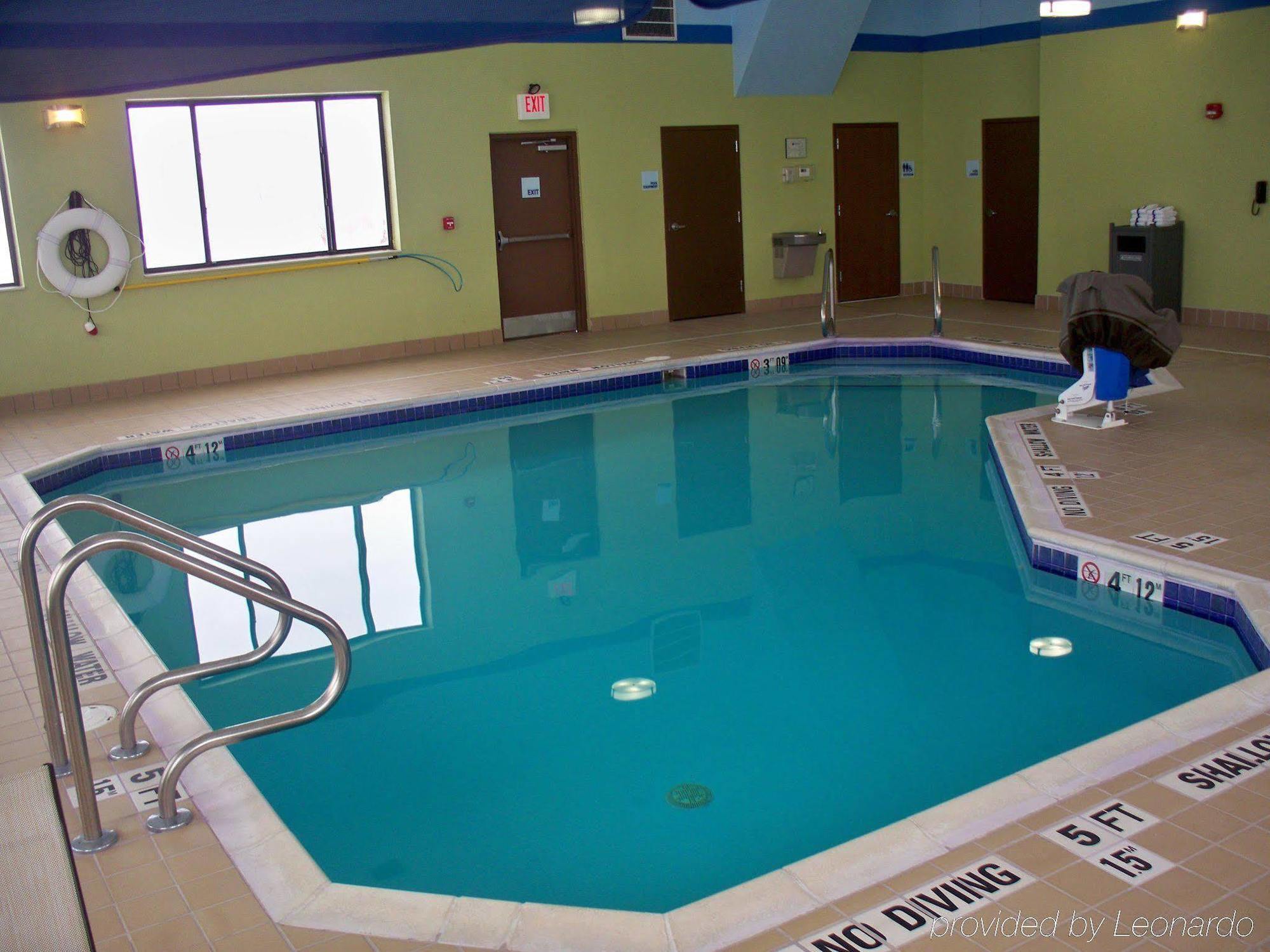 Holiday Inn Express And Suites Kittanning, An Ihg Hotel エクステリア 写真